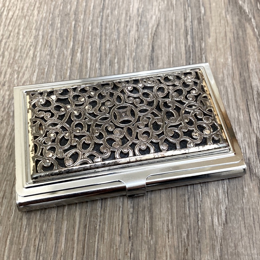 BRIGHTON • CARD HOLDER